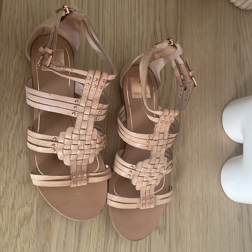 ♥️⭐️♥️⭐️ Blush leather sandals from Dolce Vita - Picture 2 of 3